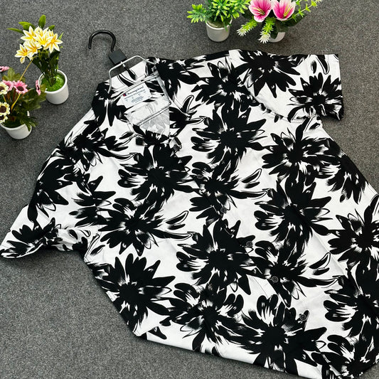 Black & White Bold Floral Print Short Sleeve Shirt – Trendy Summer Casual for Men