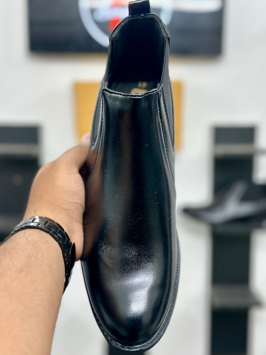 Esrakz Signature Chelsea Boot – Black