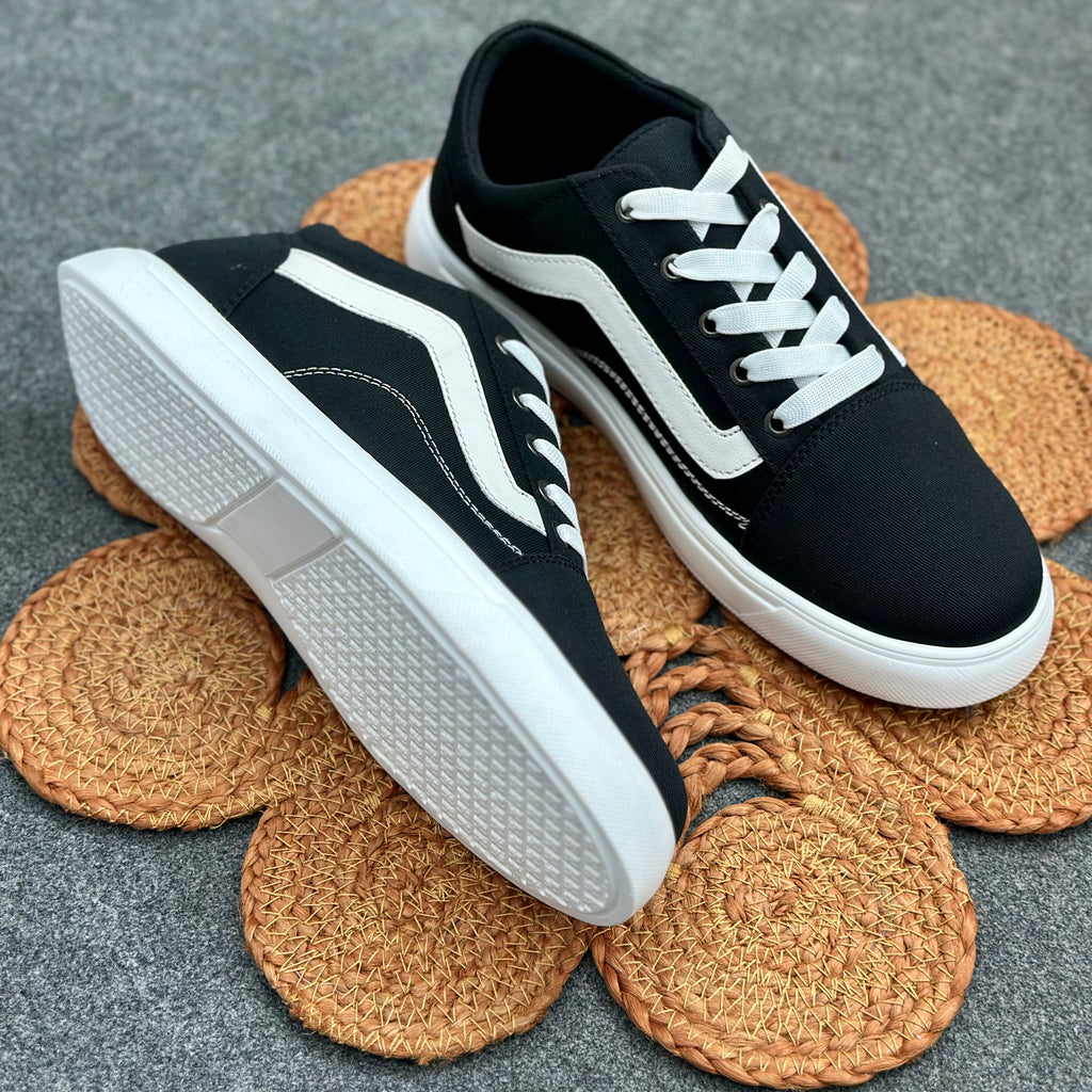 Esrakz Classic Canvas Sneakers Black