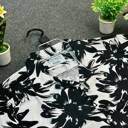 Black & White Bold Floral Print Short Sleeve Shirt – Trendy Summer Casual for Men