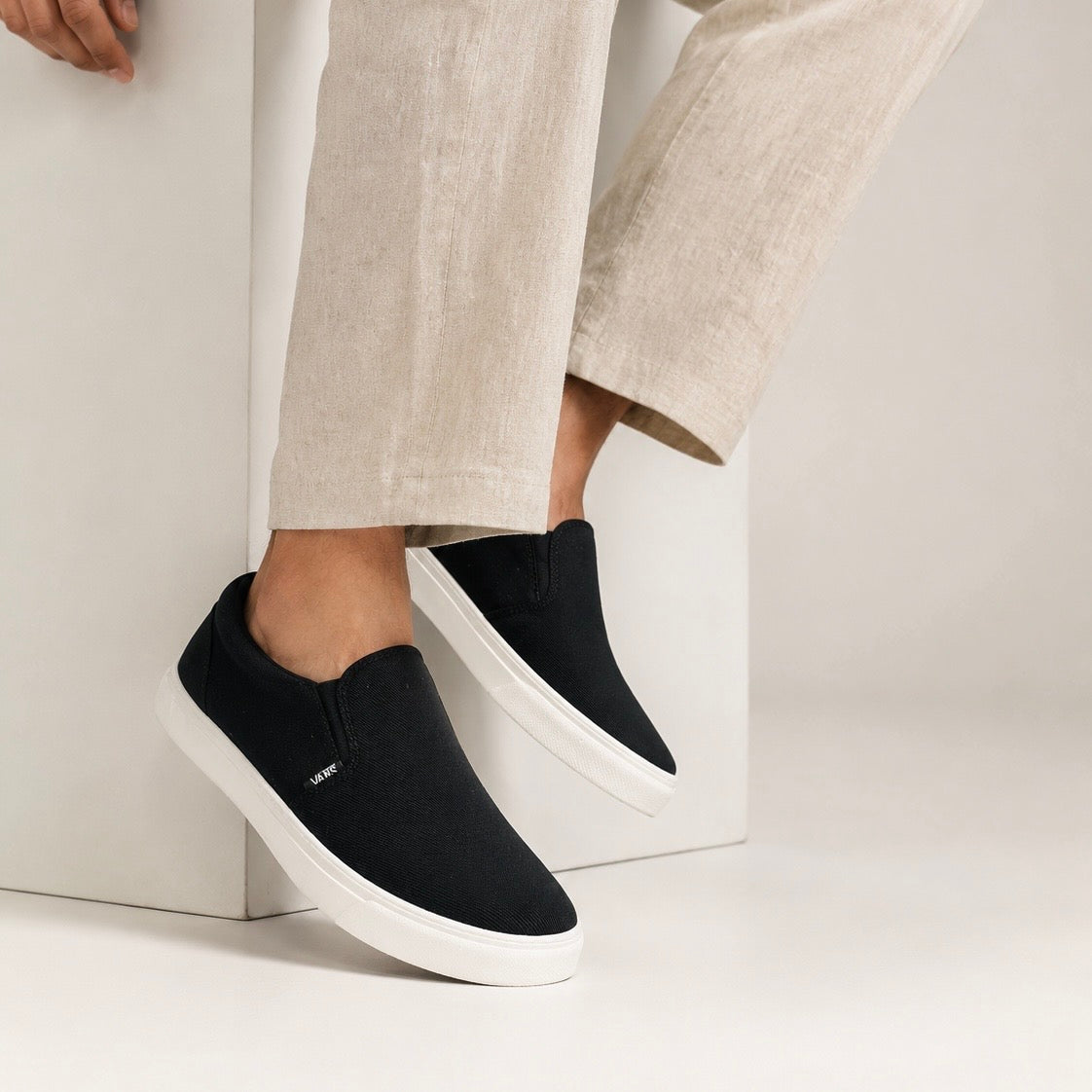 Esrakz Black Canvas Slip-On Casual Shoes