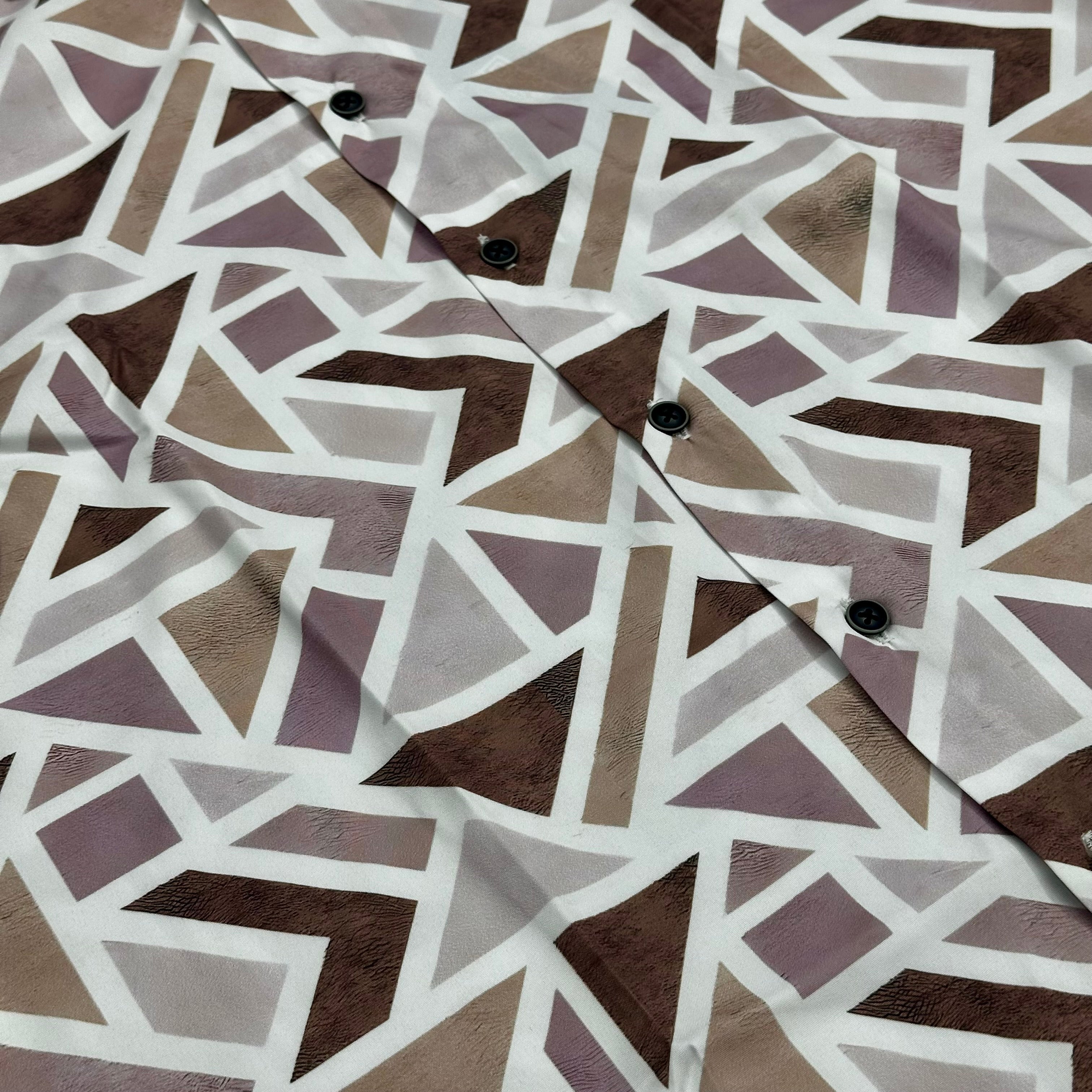 Brown Geometric Maze Print Short Sleeve Shirt – Trendy Casual Wear for Men