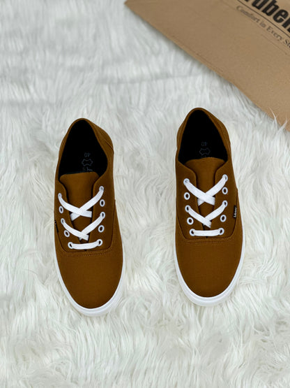 Esrakz-Converse Mustered