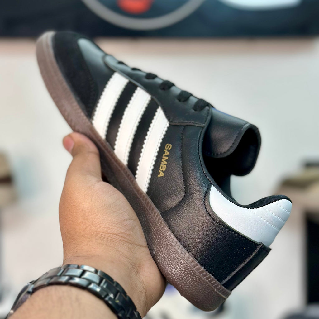 Samba Style Sneakers – Classic Dark Black.
