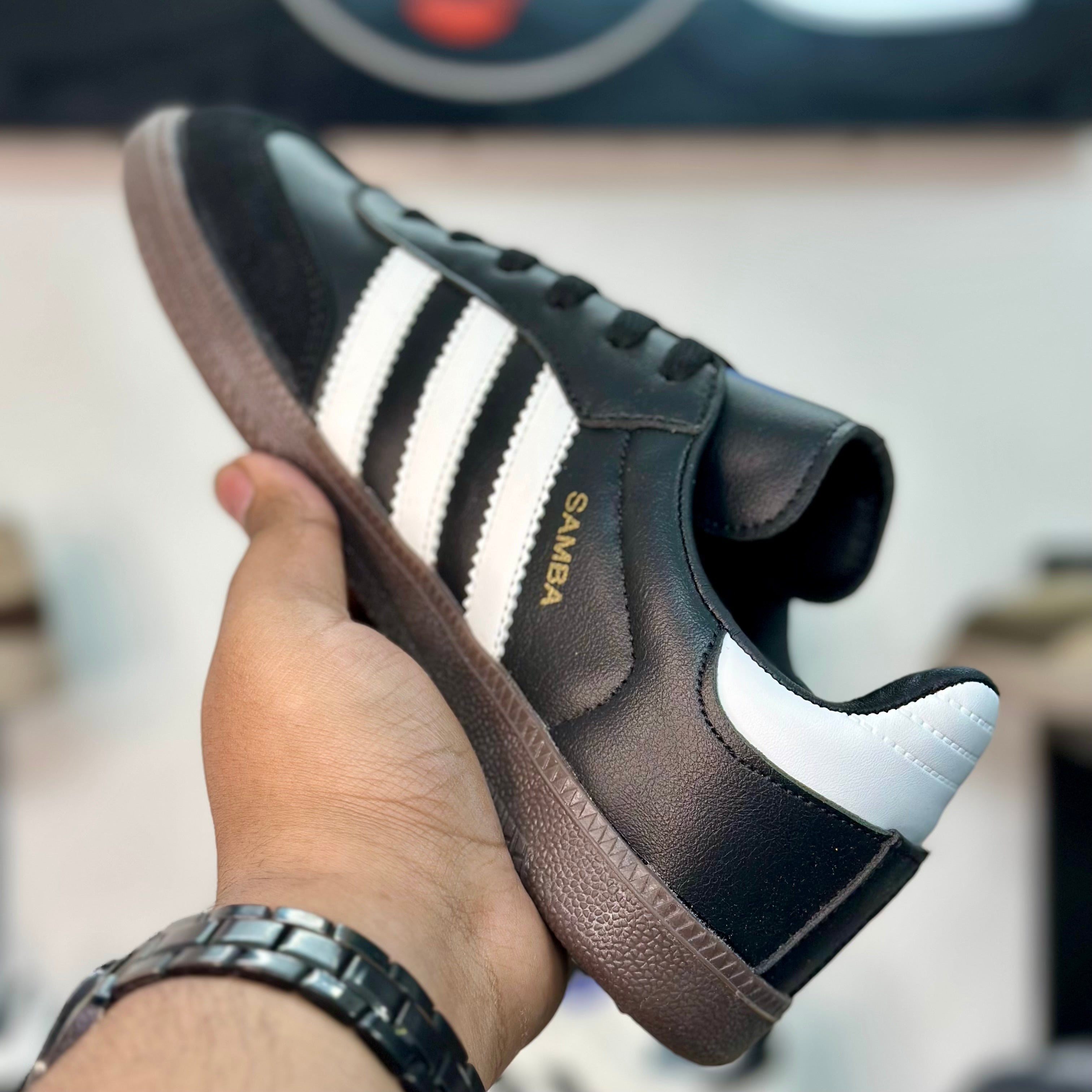 Samba Style Sneakers – Classic Dark Black.
