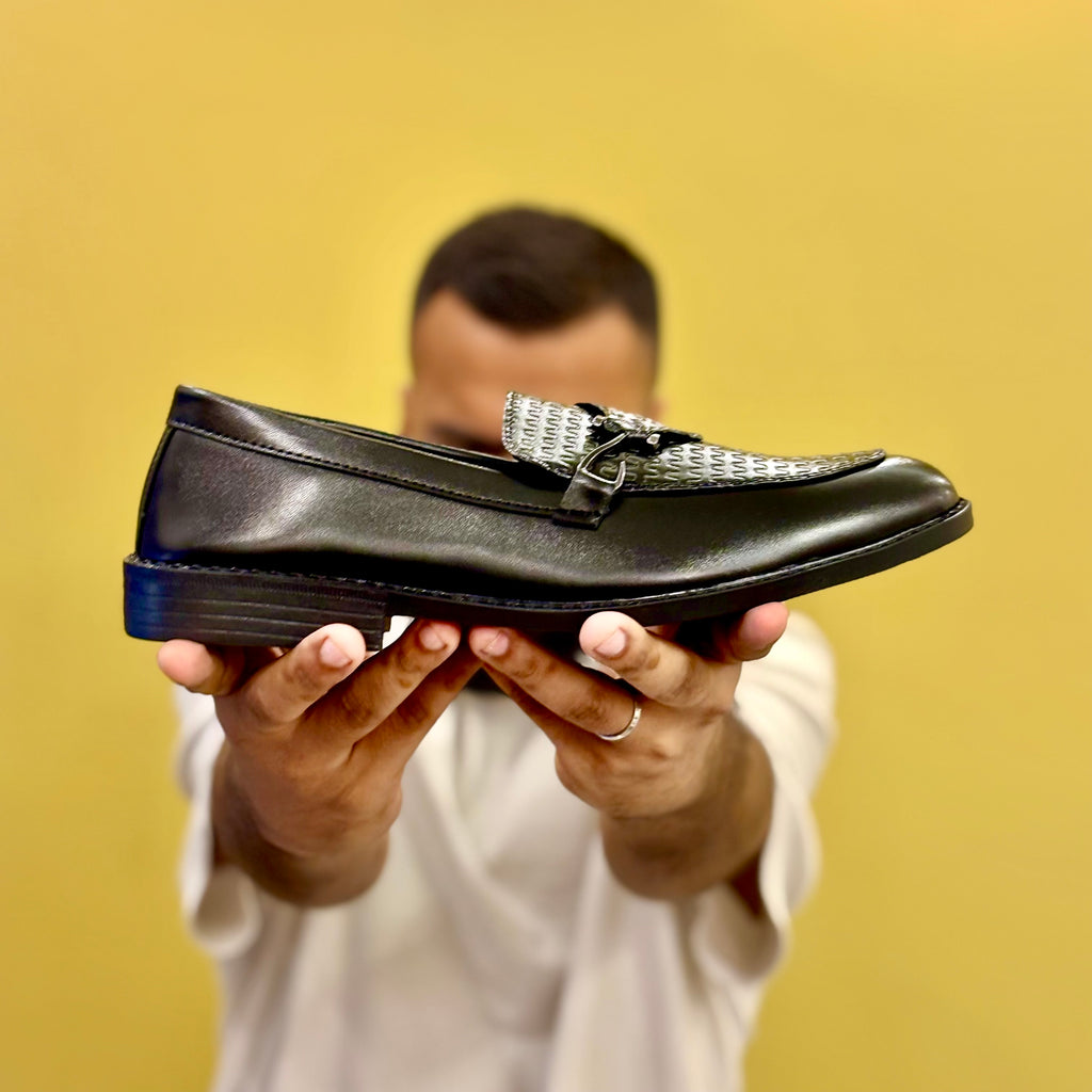 Premium Black Loafer – Textured Vamp with Italian Metal Bit Detail