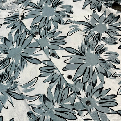 White Floral Print Short Sleeve Shirt – Stylish Summer Casual Wear for Men