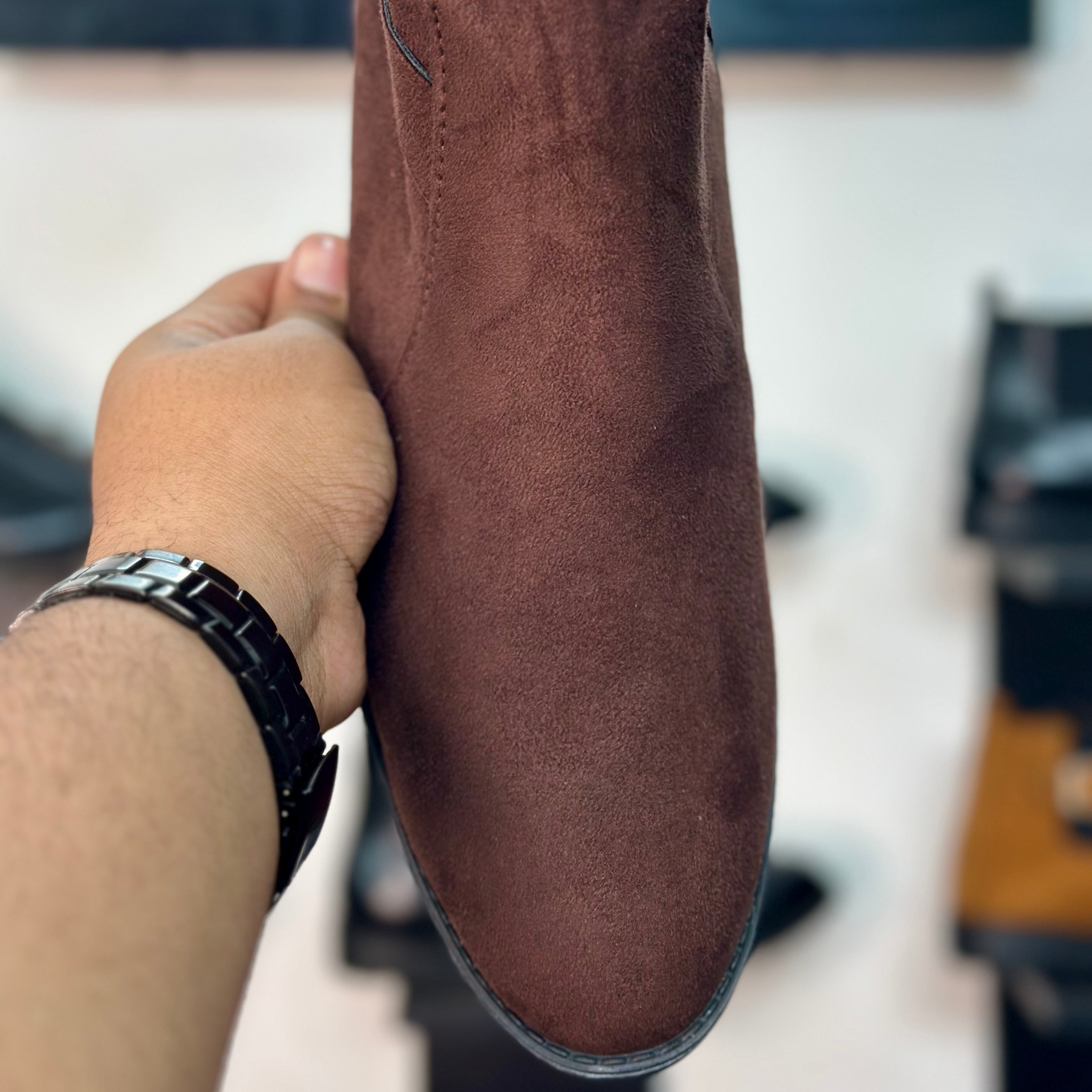 Esrakz Brown Suede Chelsea Boots – Ankle Fit Chain