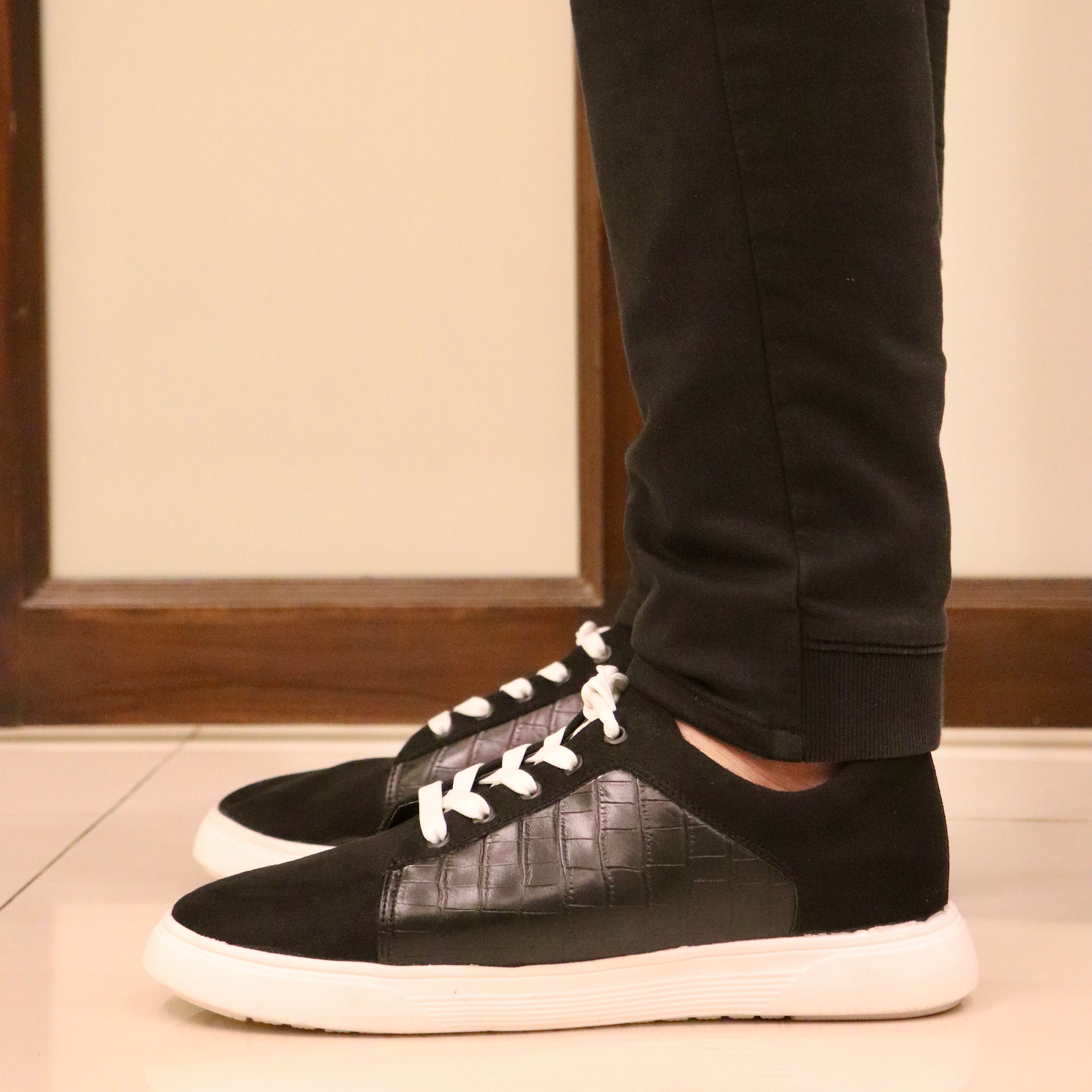 Esrakz-Legacy Sneaker Black