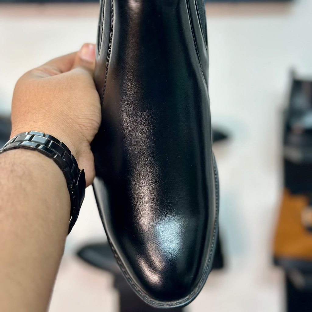 Esrakz Black Polished Chelsea Boots – Round Fit Elastic