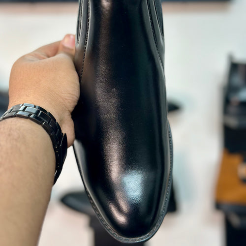 Esrakz Black Polished Chelsea Boots – Round Fit Elastic