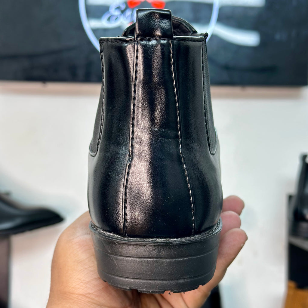Esrakz Black Polished Chelsea Boots – Round Fit Elastic