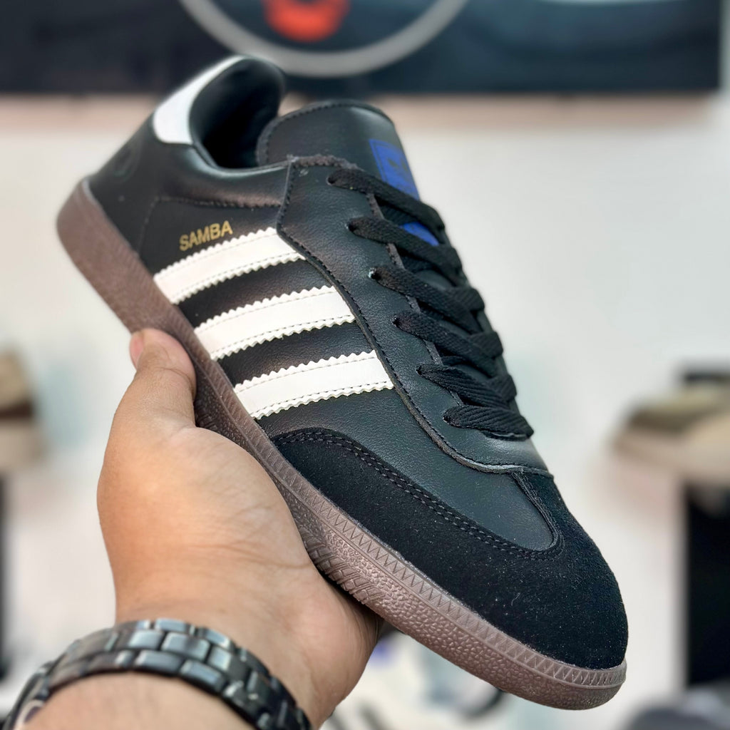 Samba Style Sneakers – Classic Dark Black.