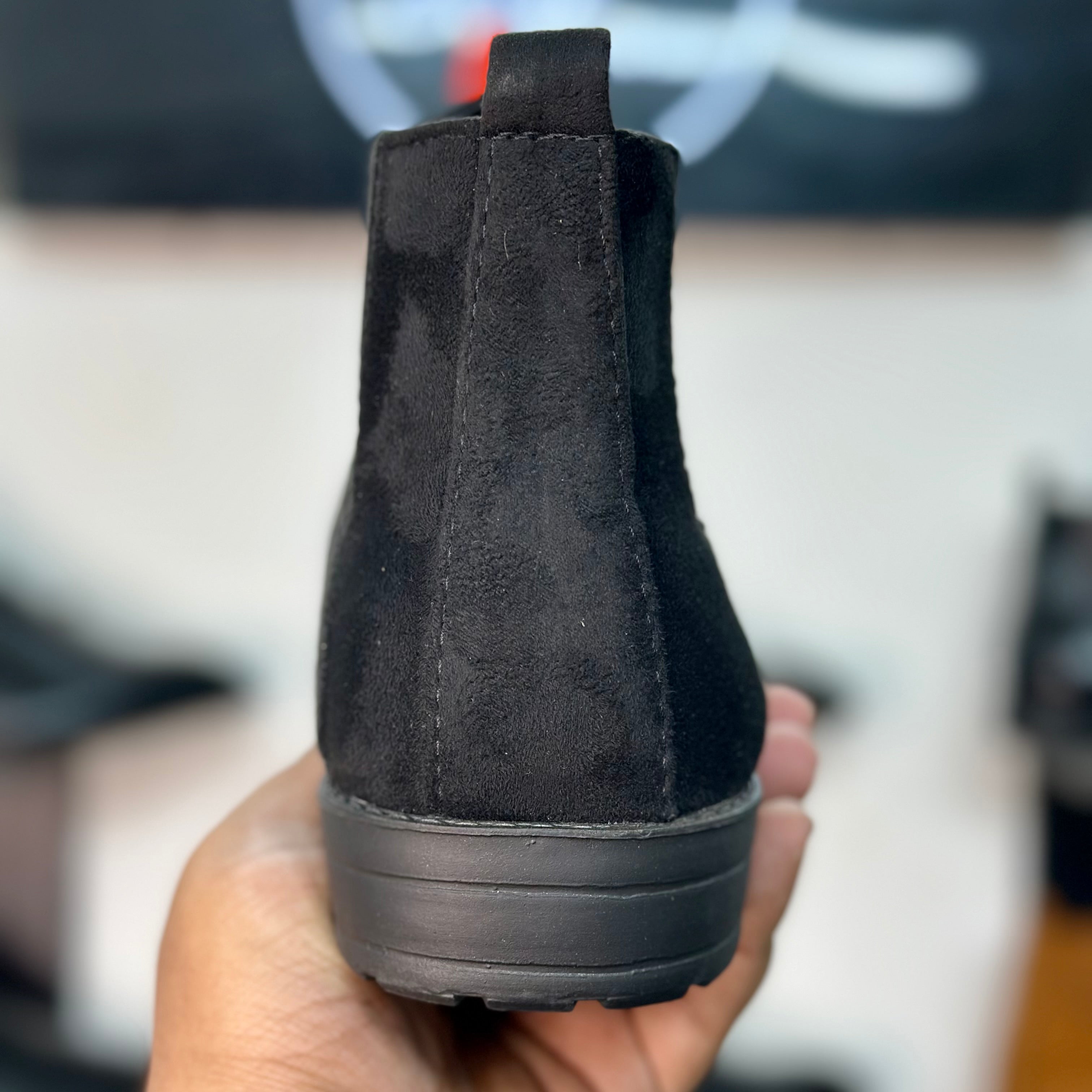 Esrakz Black Suede Chelsea Boots – Round Fit Elastic