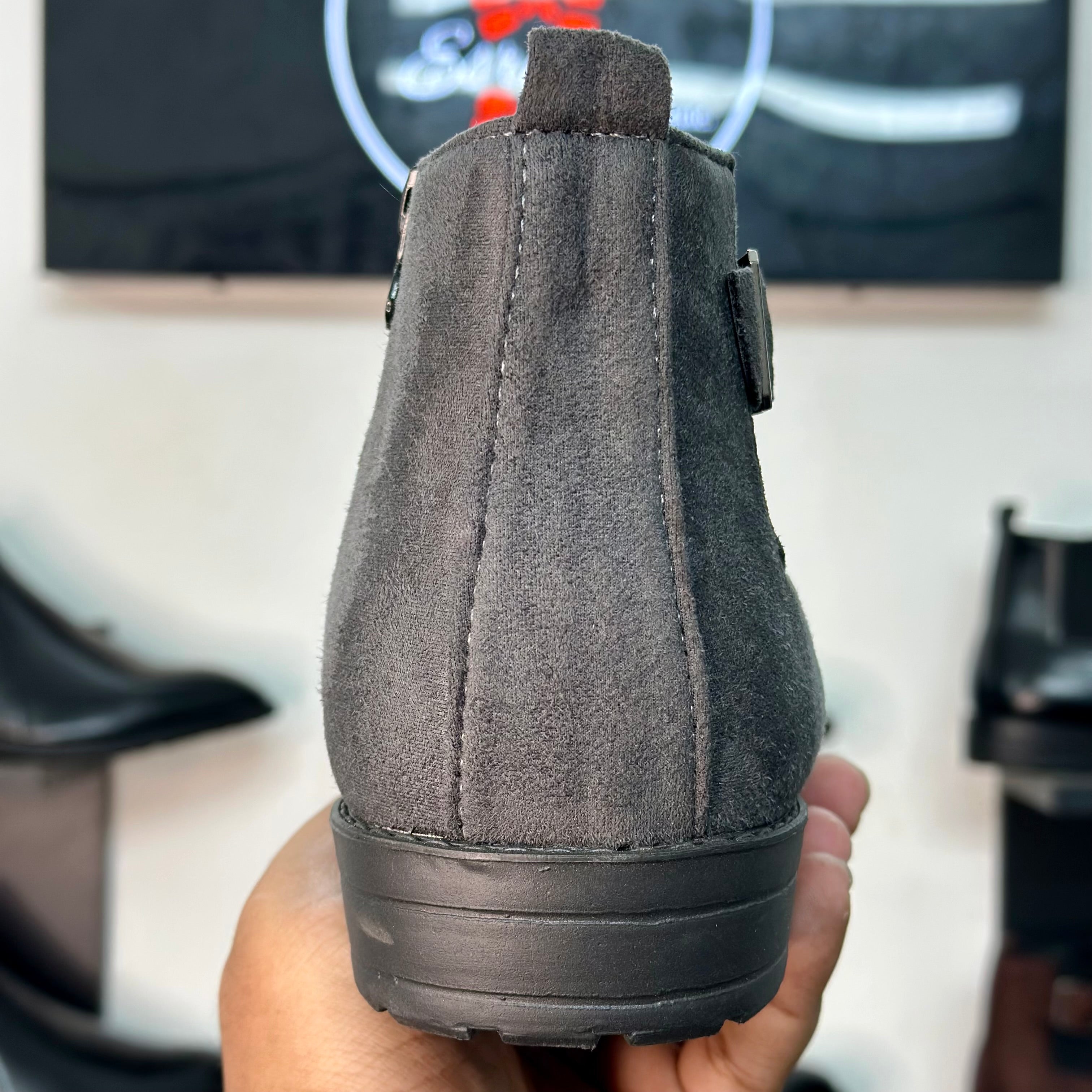 Esrakz Grey Suede Chelsea Boots – Ankle Fit Chain