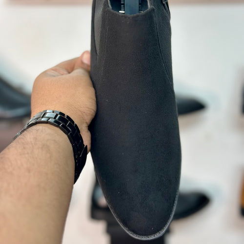 Esrakz Black Suede Chelsea Boots – Round Fit Chain