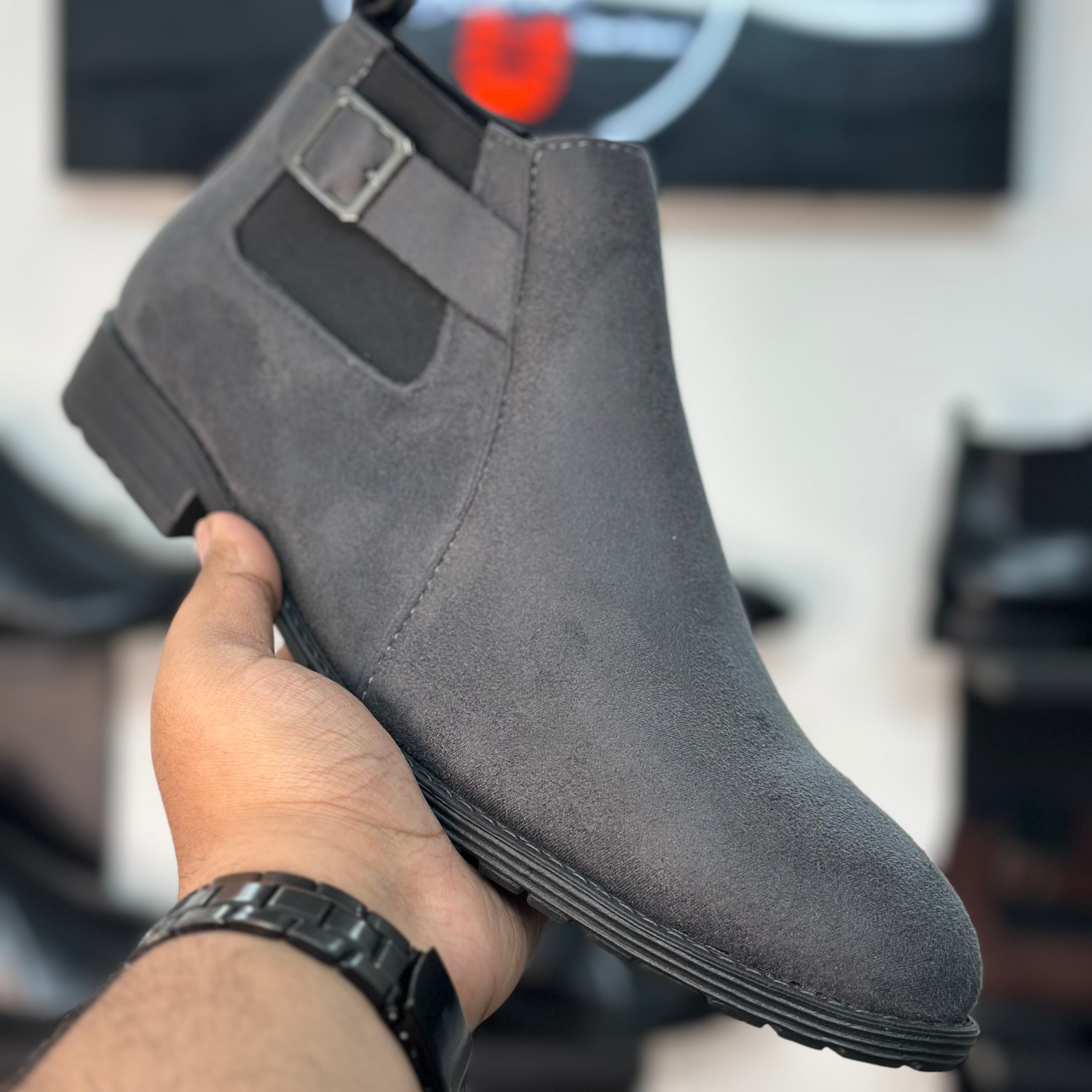 Esrakz Grey Suede Chelsea Boots – Ankle Fit Chain