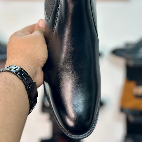 Esrakz Black Polished Chelsea Boots – Round Fit Chain