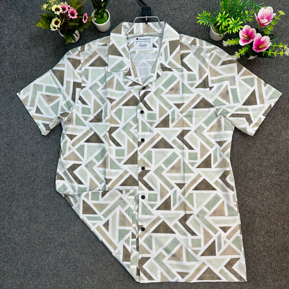 Abstract Geometric Print Short Sleeve Shirt – Modern Casual Wear for Men
