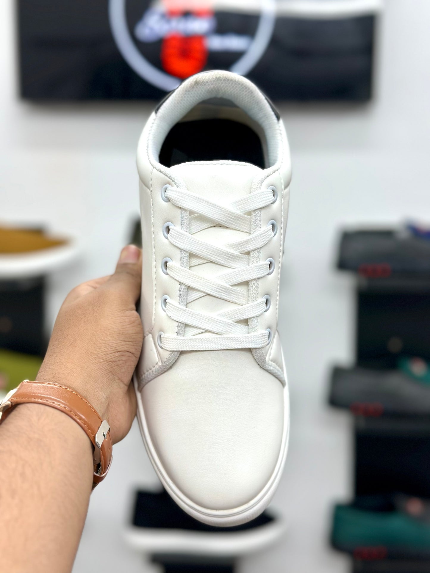 Esrakz-Converse White