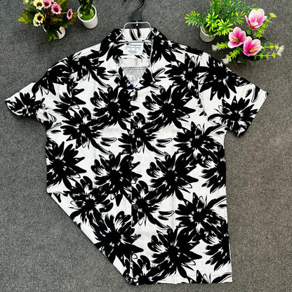 Black & White Bold Floral Print Short Sleeve Shirt – Trendy Summer Casual for Men