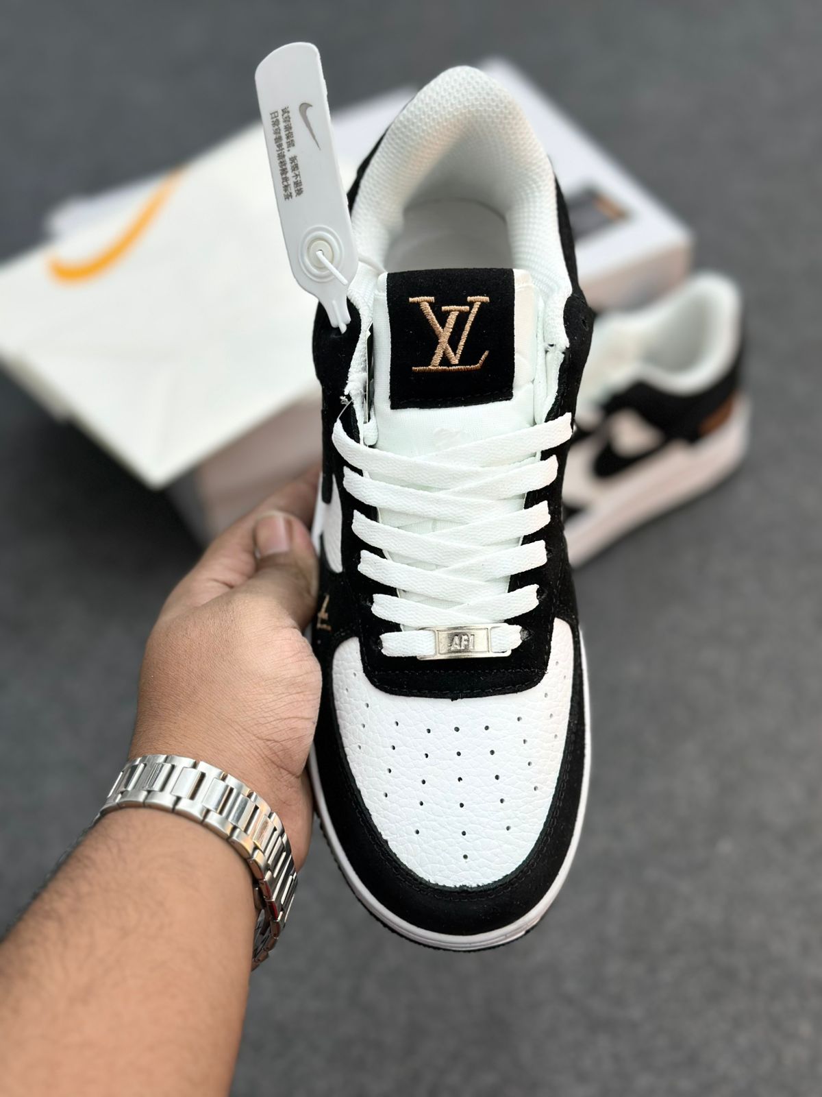 Nike Air Force 1' 07 LV8